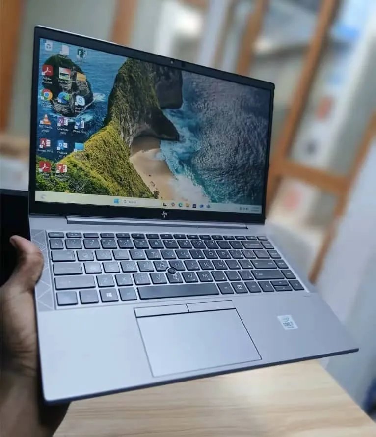 Zbook Firefly i7 10th - 1.webp