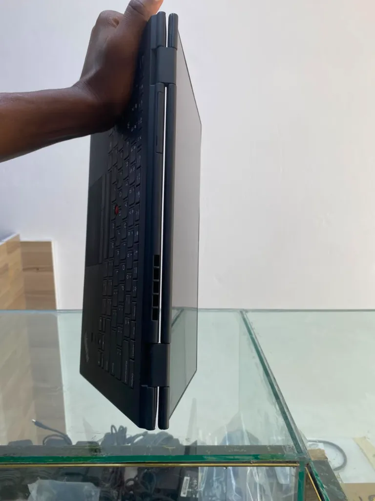 Lenovo X1 i7 8th 16 256 -.webp